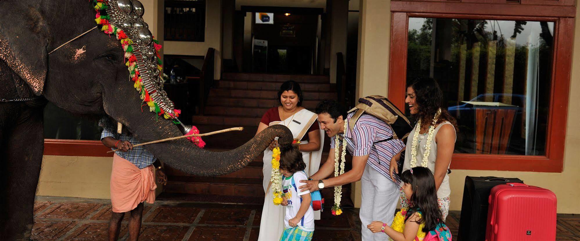 Club Mahindra Thekkady Hotel Ngoại thất bức ảnh